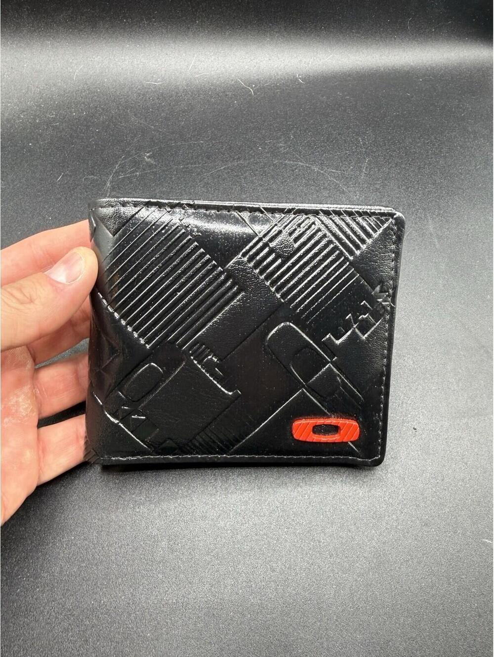 Oakley Vintage Bi Fold Wallet Leather Square O Design New
